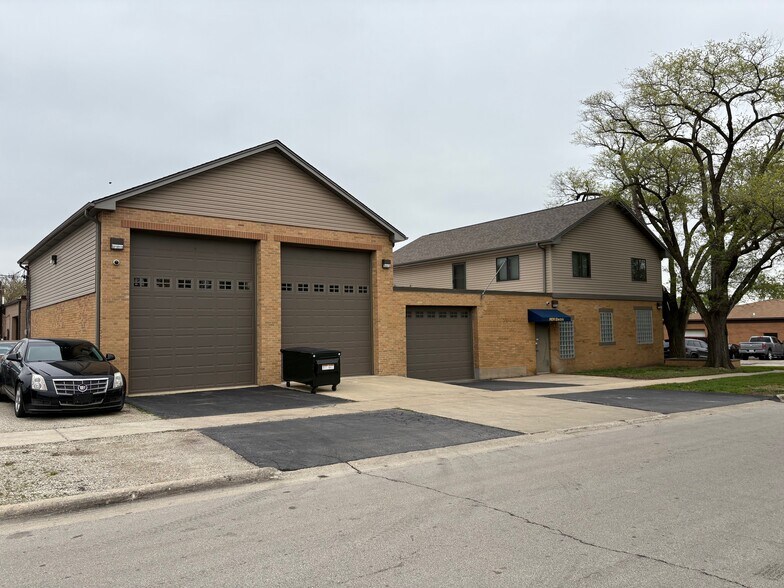 700 N Iowa Ave, Villa Park, IL à vendre - Photo de l’immeuble – Image 2 sur 5