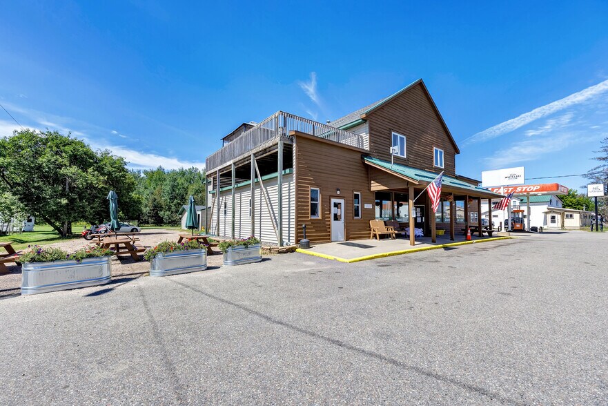 633 Bissell St, White Lake, WI à vendre - Photo de l’immeuble – Image 3 sur 31