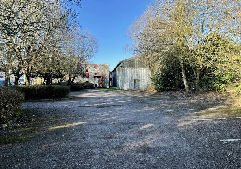 Faraday Rd, Swindon à vendre - Photo de l’immeuble – Image 3 sur 6