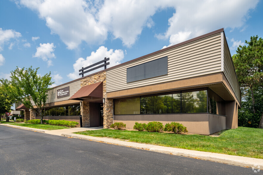 27650-27652 Franklin Rd, Southfield, MI à louer - Photo de l’immeuble – Image 2 sur 44
