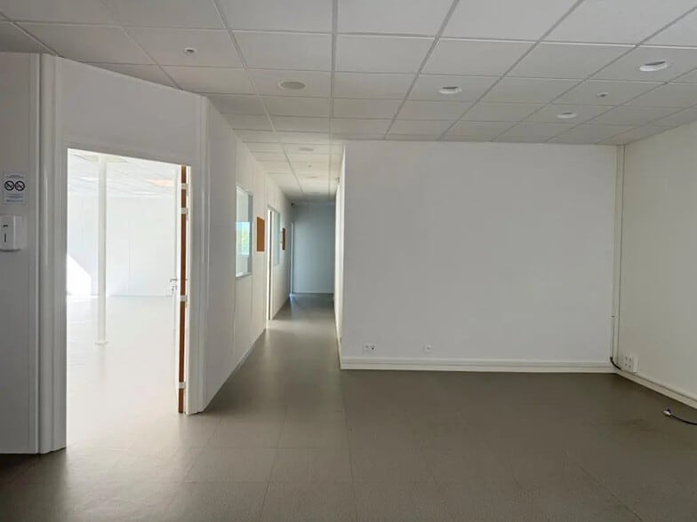 Bureau dans Besançon à louer - Photo de l’immeuble – Image 3 sur 6