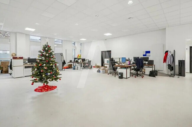 Plus de détails pour Bureau à louer