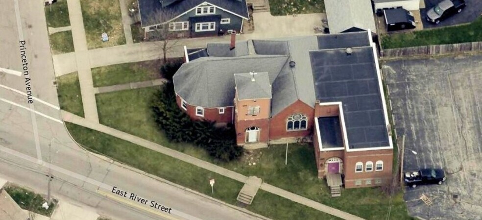 720 E River St, Elyria, OH à louer - Photo principale – Image 1 sur 8