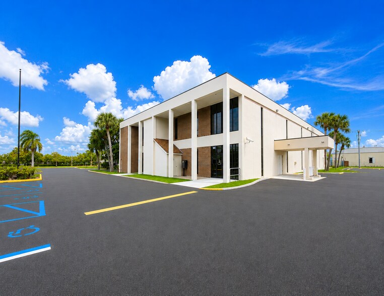 851 SE Johnson Ave, Stuart, FL à vendre - Photo de l’immeuble – Image 2 sur 5