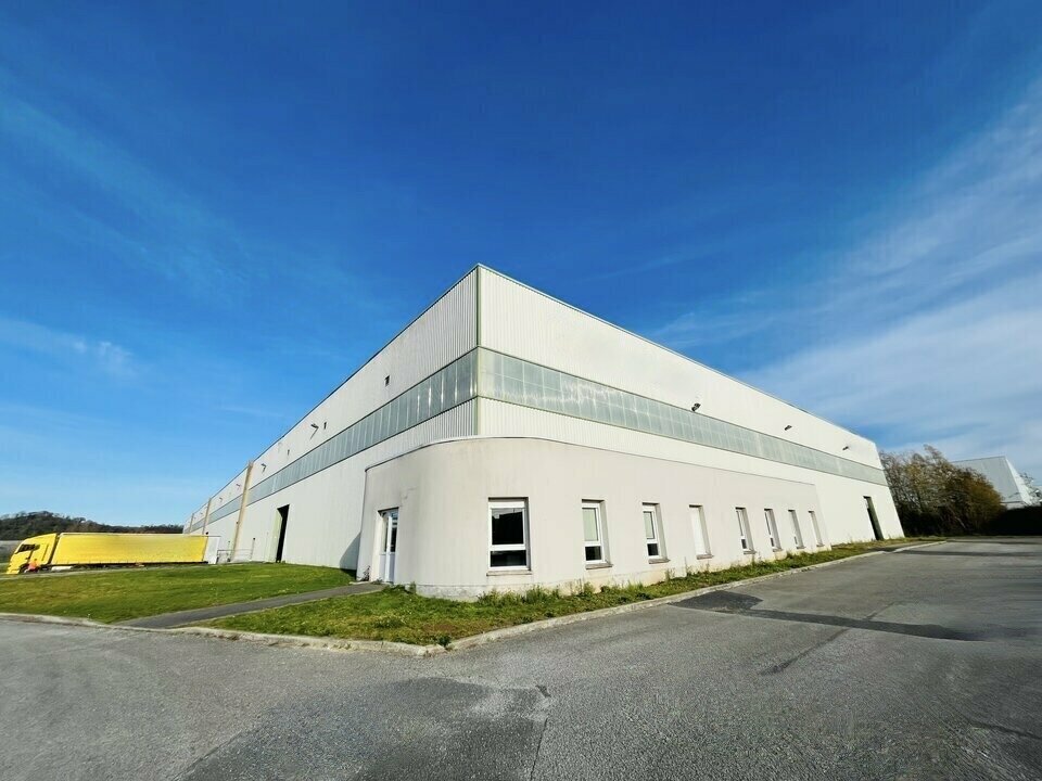 Industriel/Logistique dans SAINT-VIGOR-D'YMONVILLE à louer Photo de l’immeuble– Image 1 sur 5