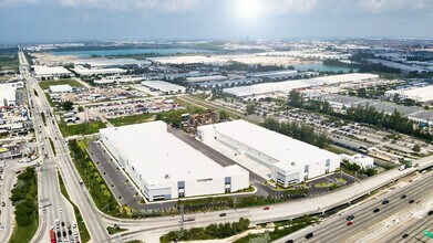 7400 NW 79th Ave, Medley, FL - Vue aérienne  vue de carte - Image1