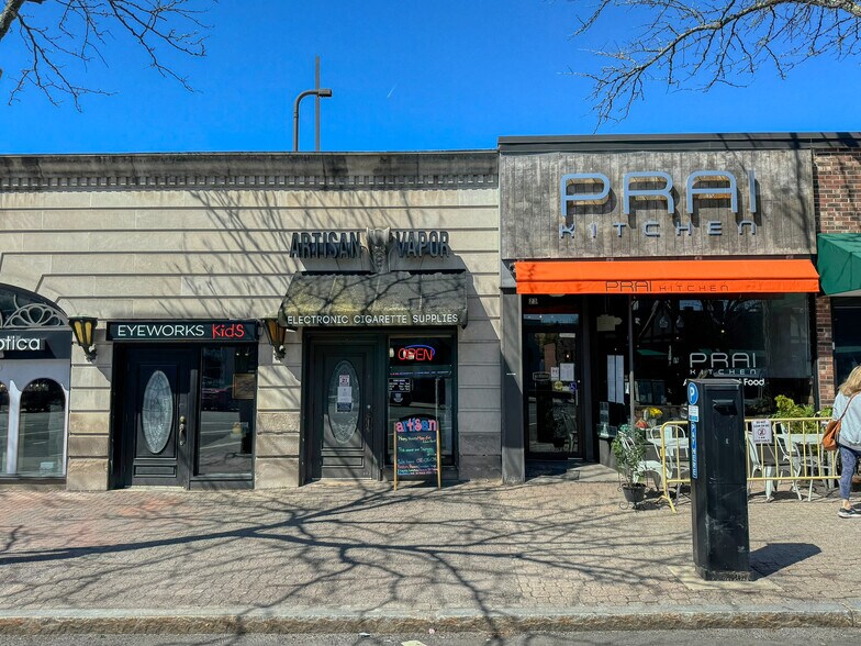 27-39 LaSalle Rd, West Hartford, CT à louer - Photo de l’immeuble – Image 2 sur 6