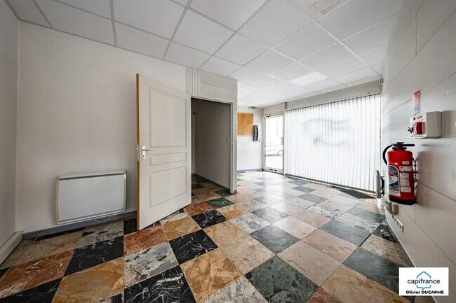 Plus de détails pour Local d’activités à vendre