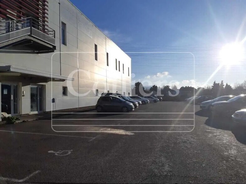 Bureau dans Gardanne à louer - Photo de l’immeuble – Image 2 sur 15