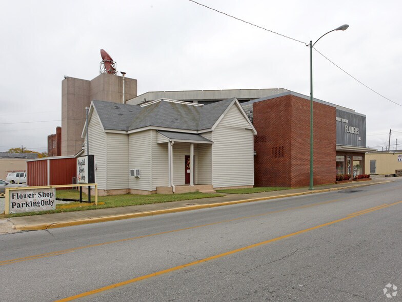 1322 Wilmer Ave, Anniston, AL à vendre - Photo de l’immeuble – Image 3 sur 3