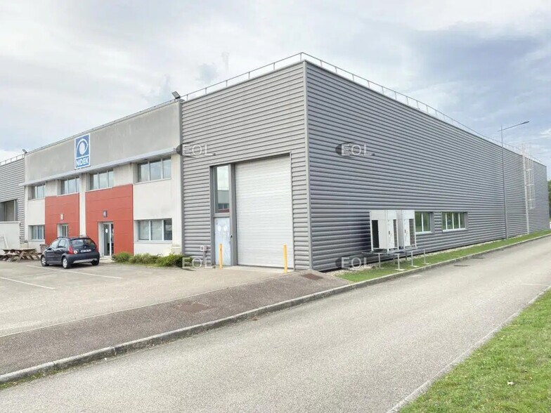 50 Rue Jean Zay, Saint-Priest à louer - Photo de l’immeuble – Image 1 sur 12