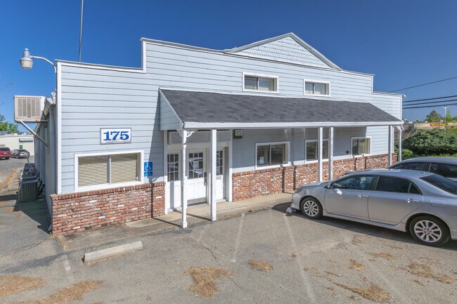 Plus de détails pour 175 Placerville Dr, Placerville, CA - Bureau à vendre