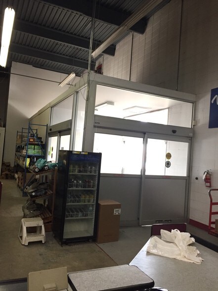 2310 50 Av, Red Deer, AB à louer - Autre – Image 3 sur 23