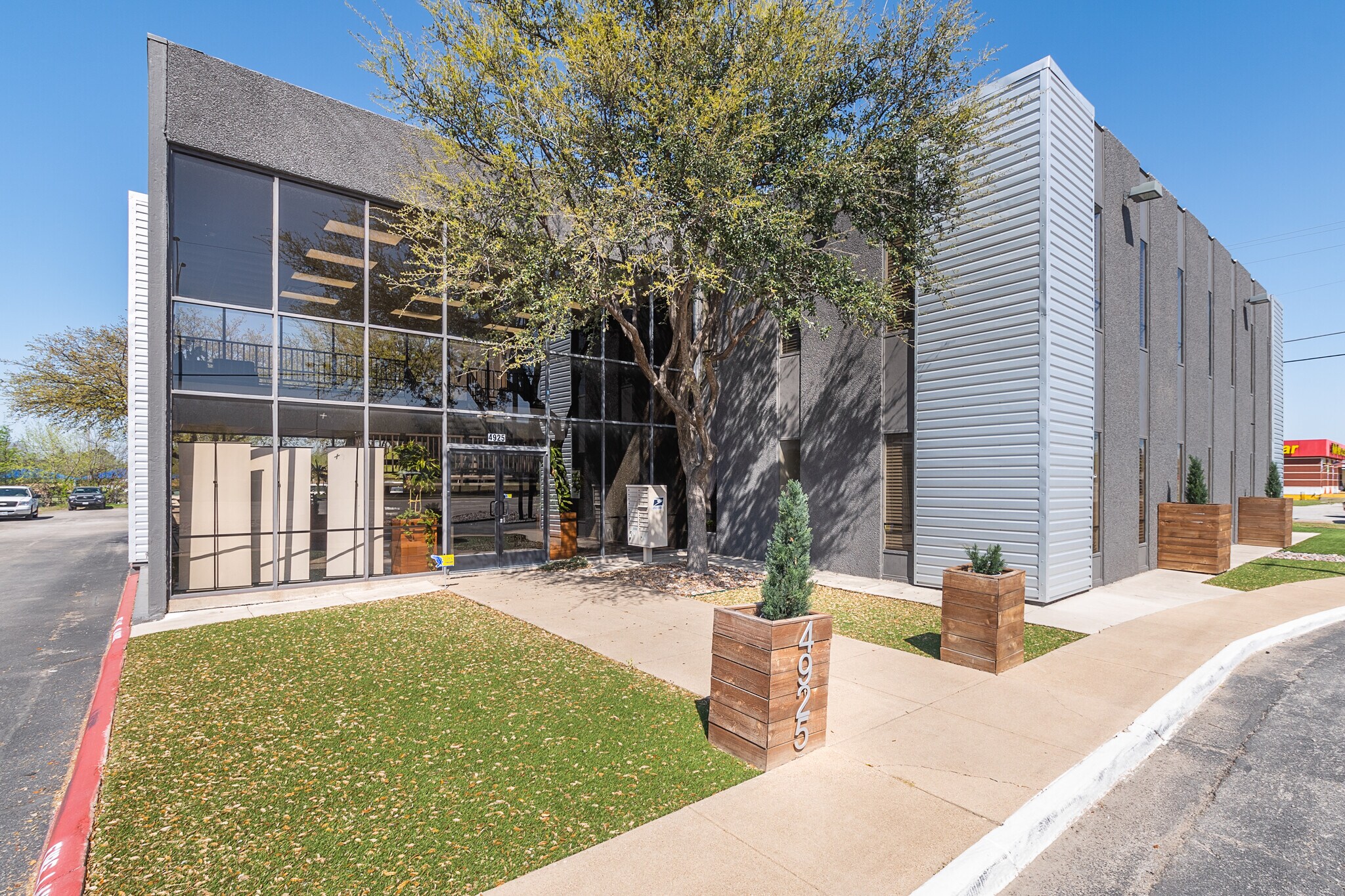 4925 Davis Blvd, Fort Worth, TX à louer Photo principale– Image 1 sur 18