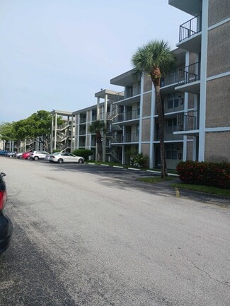 Plus de détails pour 2901 NW 48th Ave, Lauderdale Lakes, FL - Logement à vendre
