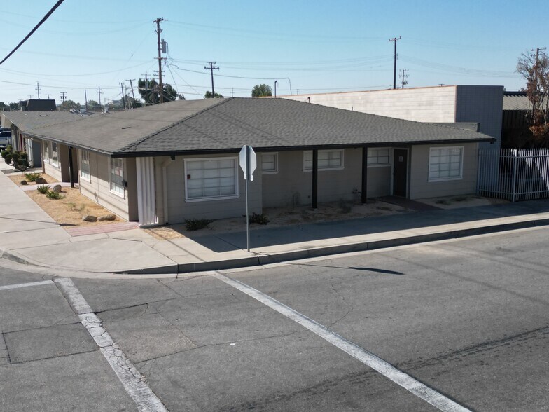 2731 H St, Bakersfield, CA à louer - Photo de l’immeuble – Image 2 sur 14