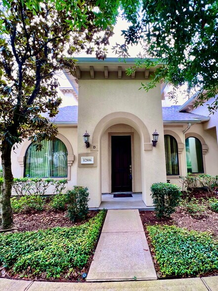 12806 Willow Centre Dr, Houston, TX à vendre - Photo de l’immeuble – Image 1 sur 10