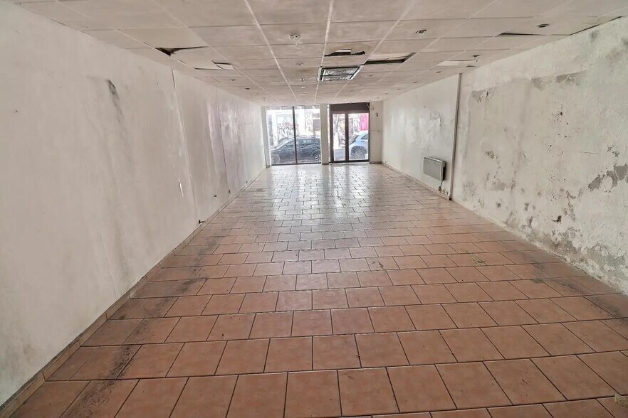 Local commercial dans Marseille à vendre - Photo de l’immeuble – Image 2 sur 5