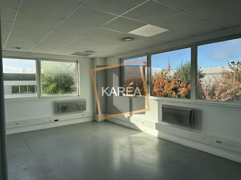 Bureau dans Mareuil-lès-Meaux à louer Photo intérieure– Image 1 sur 6