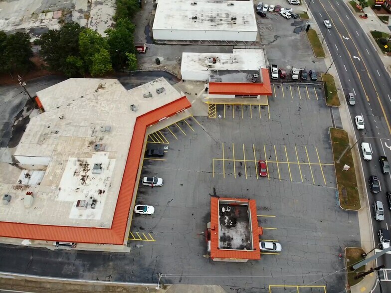 4002 Lawrenceville Hwy, Tucker, GA à louer - Photo de l’immeuble – Image 2 sur 7