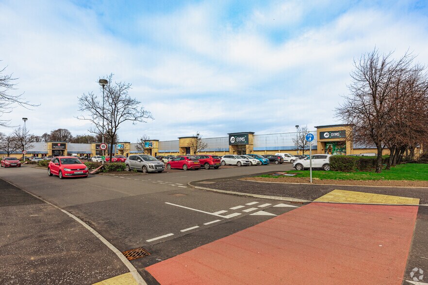 West Lodge Rd, Renfrew à louer - Photo de l’immeuble – Image 1 sur 3