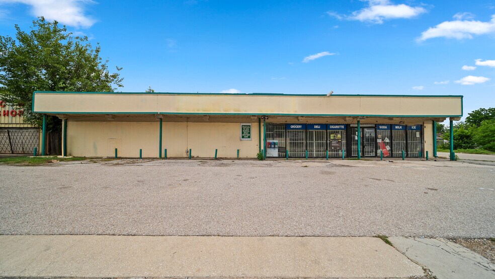 643 Aldine Mail Route Rd, Houston, TX à louer - Photo de l’immeuble – Image 2 sur 3