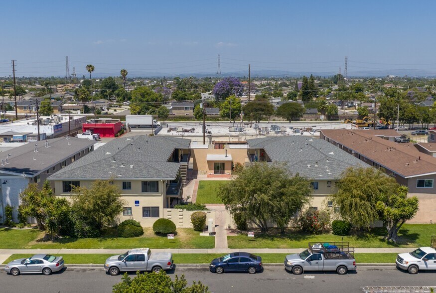 9551-9561 Maureen Dr, Garden Grove, CA à vendre - Photo de l’immeuble – Image 1 sur 19