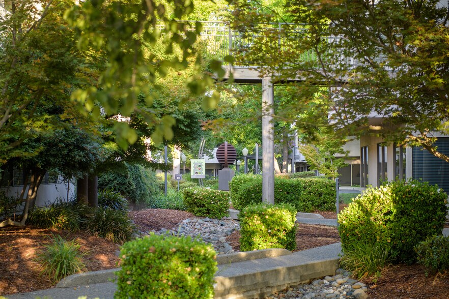 1321 Howe Ave, Sacramento, CA à louer - Photo de l’immeuble – Image 3 sur 9