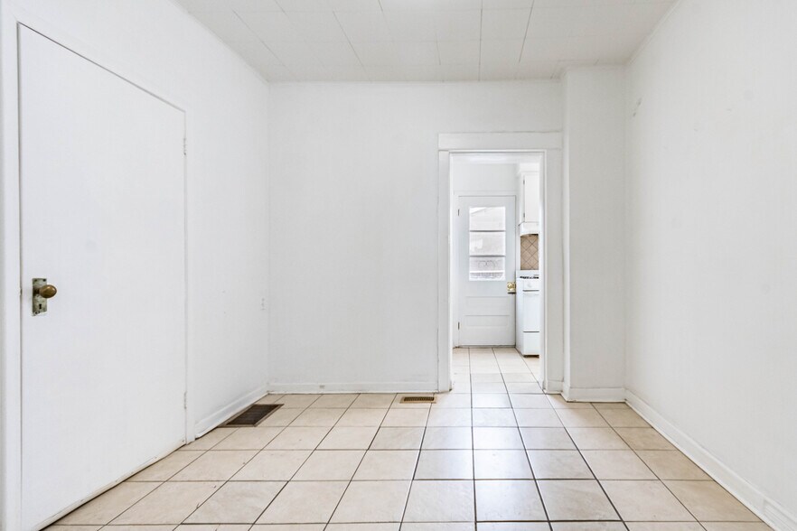 740 Lansdowne Av, Toronto, ON à vendre - Photo de l’immeuble – Image 3 sur 25