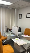 1503 S Coast Dr, Costa Mesa, CA à louer - Vidéo sur l’annonce professionnelle 
