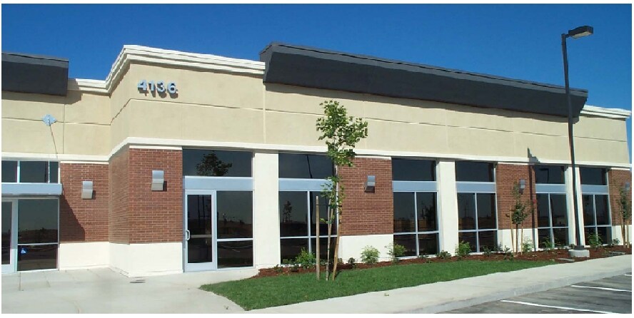 4136 E Commerce Way, Sacramento, CA à louer - Photo de l’immeuble – Image 2 sur 7