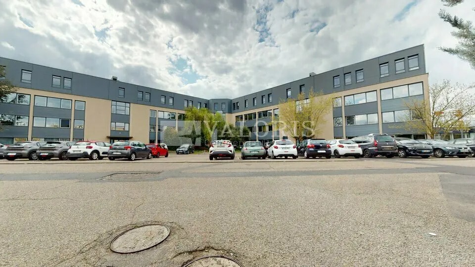 Bureau dans Écully à louer - Photo de l’immeuble – Image 1 sur 12