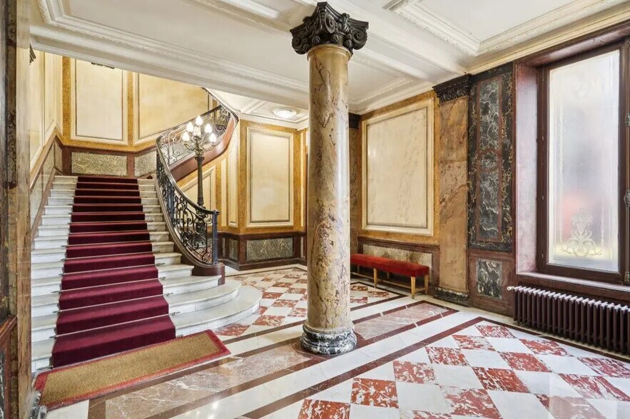 13 Avenue De L'Opera, Paris à louer - Photo de l’immeuble – Image 2 sur 9