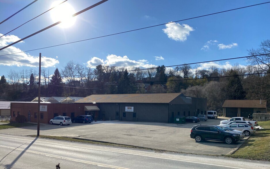 400 Regis Ave, Pittsburgh, PA à louer - Photo principale – Image 1 sur 9