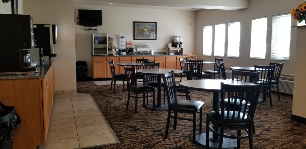5015 Ridgeway Dr, Harlan, IA à vendre - Photo intérieure – Image 3 sur 15