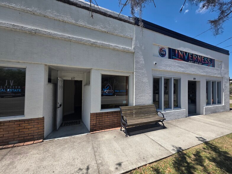 107 N Apopka Ave, Inverness, FL à louer - Photo de l’immeuble – Image 2 sur 2