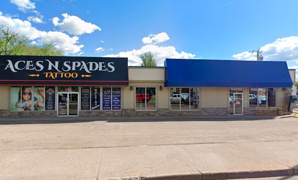 12205 118th Ave NW, Edmonton, AB à louer - Photo de l’immeuble – Image 2 sur 6