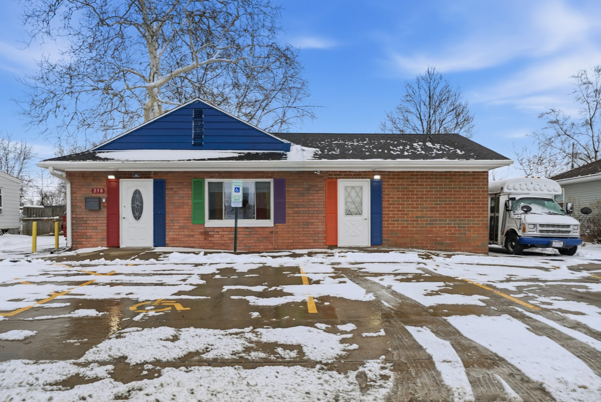 250 Winckles St, Elyria, OH à vendre Photo de l’immeuble– Image 1 sur 36
