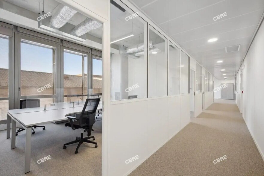 Bureau dans Bordeaux à louer - Photo de l’immeuble – Image 3 sur 7