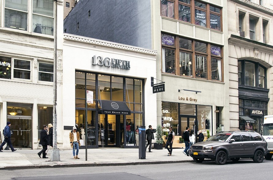 136 Fifth Ave, New York, NY à louer - Photo de l’immeuble – Image 1 sur 12