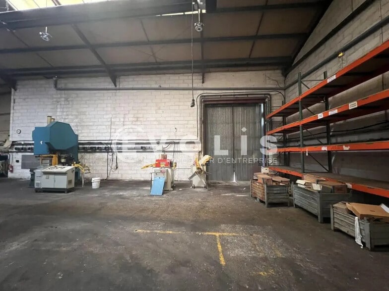 Local d'activités dans Vaujours à vendre - Photo intérieure – Image 2 sur 7