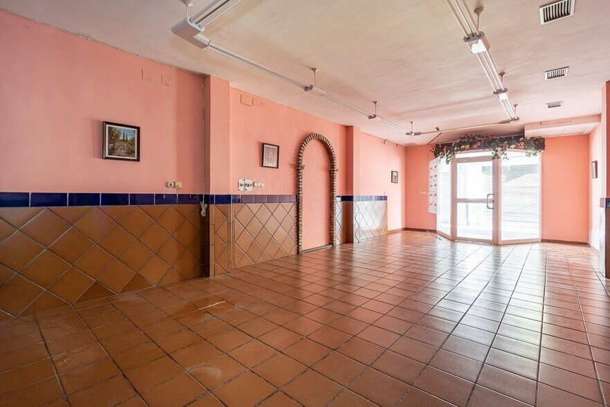 Local commercial dans Ogíjares à vendre - Photo de l’immeuble – Image 1 sur 9