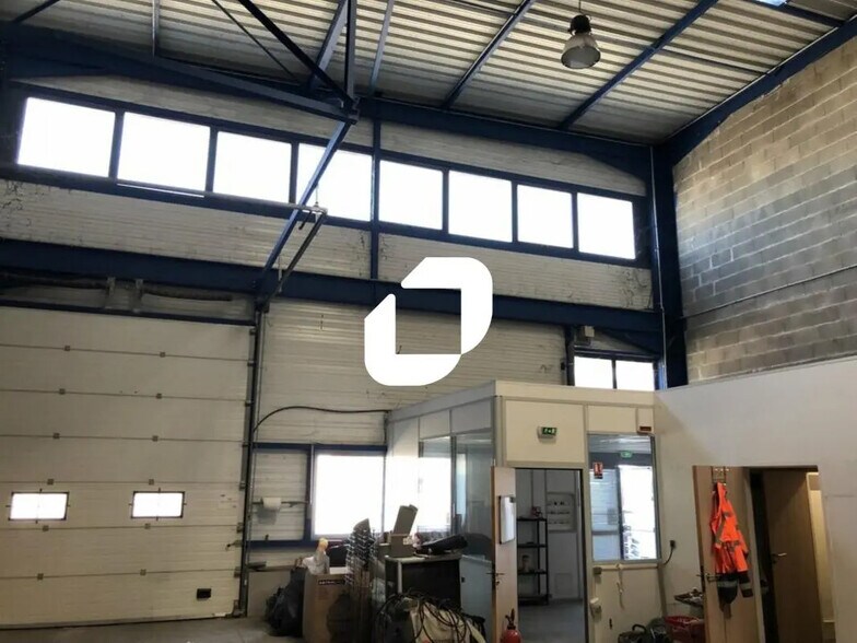 Bureau dans Dagneux à louer - Photo intérieure – Image 3 sur 7