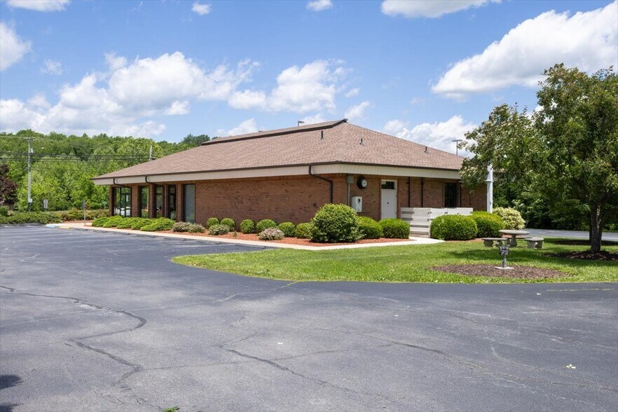 4919 Lee Hwy, Bristol, VA à vendre - Photo de l’immeuble – Image 3 sur 9