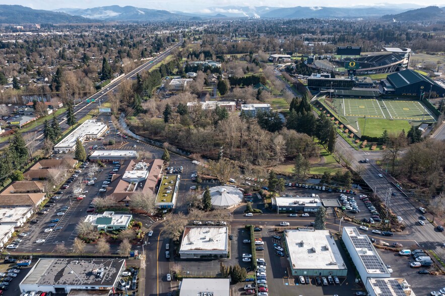 74B Centennial Loop, Eugene, OR à louer - Photo de l’immeuble – Image 3 sur 9