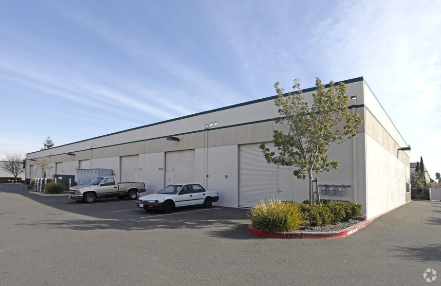 3214-3238 Arden Rd, Hayward, CA à louer - Photo de l’immeuble – Image 2 sur 3