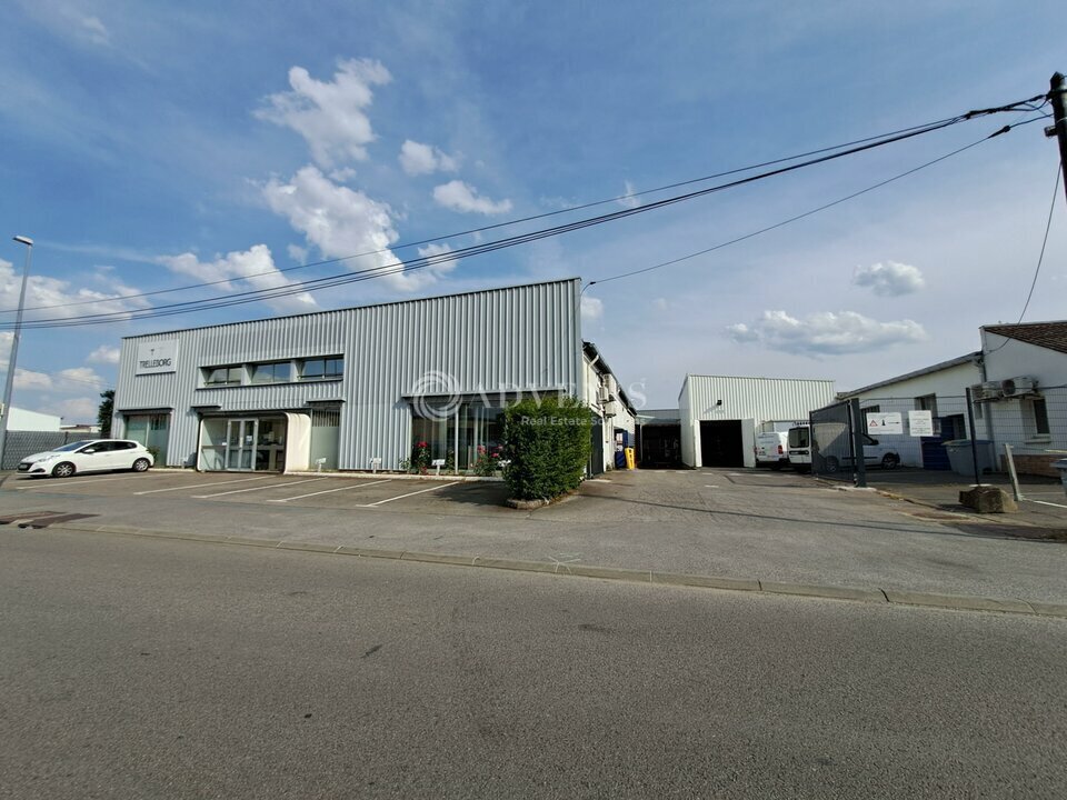 24 Rue De La Grande Bretagne, Carquefou à louer Photo de l’immeuble– Image 1 sur 14