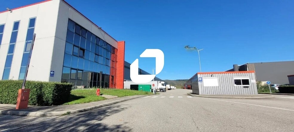 Industriel/Logistique dans Rives à louer - Photo de l’immeuble – Image 2 sur 9