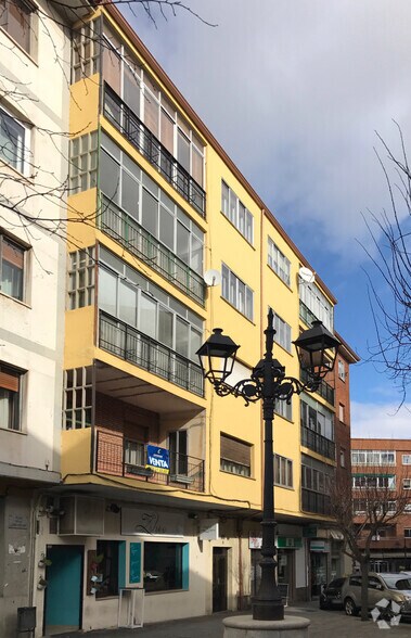 Avenida de Portugal, 18, Ávila, Ávila à louer - Photo de l’immeuble – Image 2 sur 2