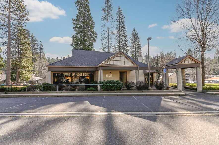 1111 Dunbar Rd, Arnold, CA à vendre - Photo principale – Image 1 sur 34